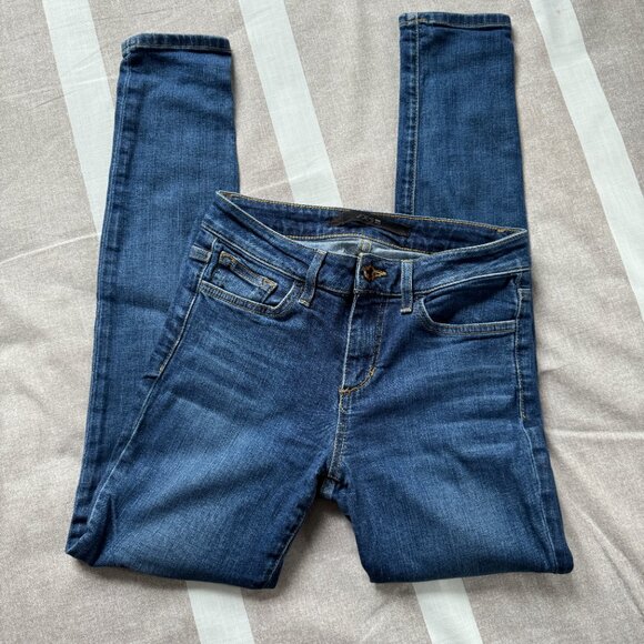 EUC Joe's Jeans Medium Denim Skinny Jeans Mid Rise Sz 26 - Picture 2 of 5
